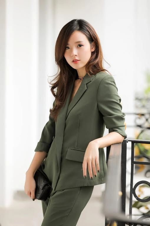 Bị thuý vi chê luộm thuộm khi đụng mặt midu đã tái xuất sang chảnh thế này đây