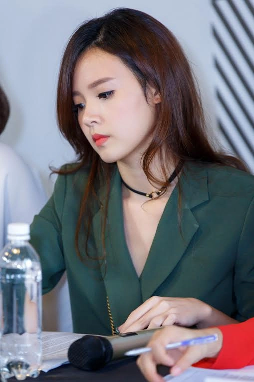 Bị thuý vi chê luộm thuộm khi đụng mặt midu đã tái xuất sang chảnh thế này đây