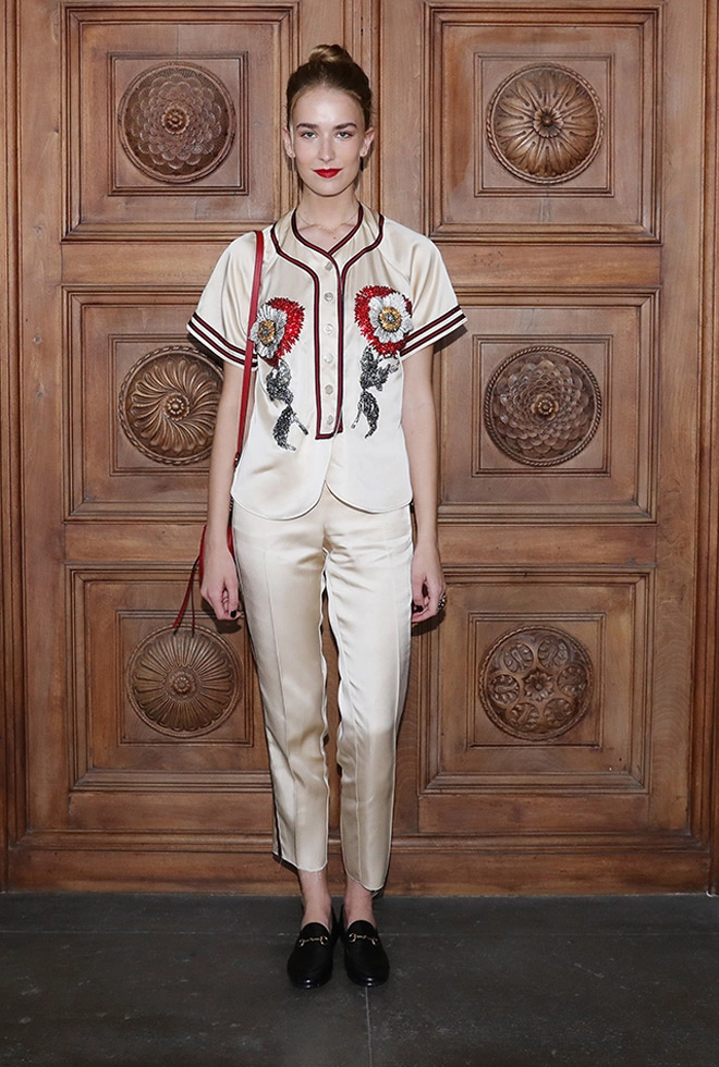 Bộ đồ như đồ ngủ của bà ngoại hồ ngọc hà mặc vào vẫn chất phát ngất