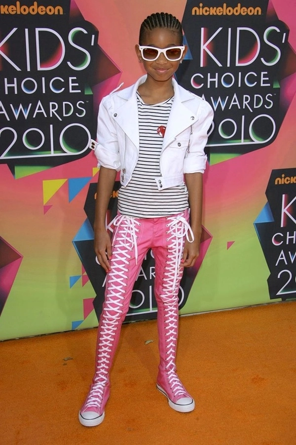 Boots liền quần sao đồng loạt lăng xê nhưng bạn có dám thử