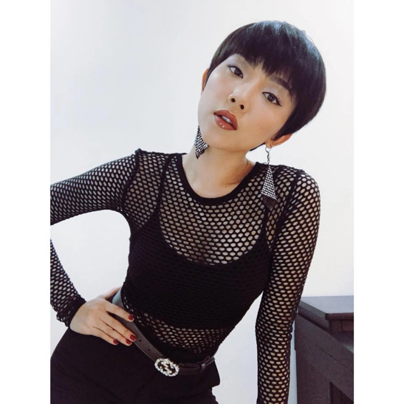 Cách diện đồ đen mà vẫn sáng nhất hành tinh như phạm hương và hoàng thuỳ