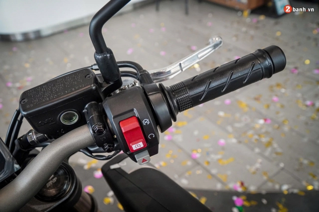 Cận cảnh honda cb650r 2024 e-clutch tại việt nam nổi bật nhất với hệ thống ly hợp điện tử e-clutch