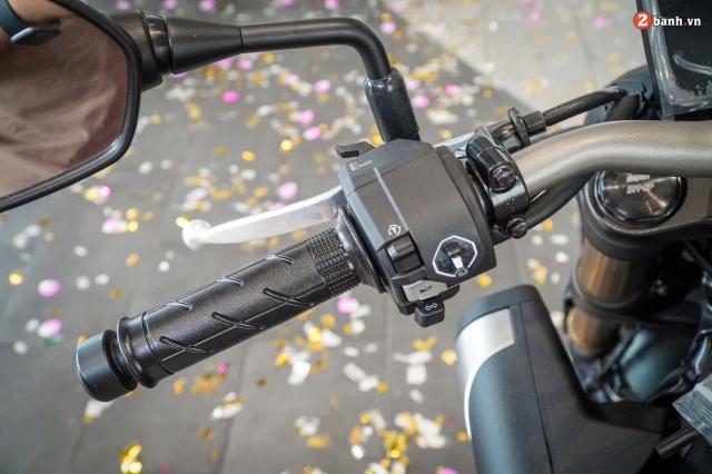 Cận cảnh honda cb650r 2024 e-clutch tại việt nam nổi bật nhất với hệ thống ly hợp điện tử e-clutch