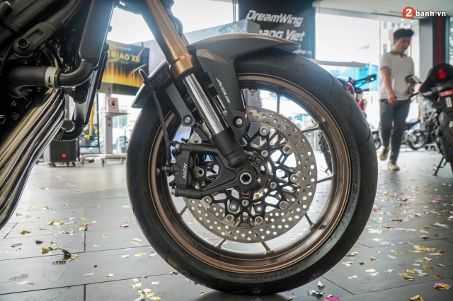 Cận cảnh honda cb650r 2024 e-clutch tại việt nam nổi bật nhất với hệ thống ly hợp điện tử e-clutch