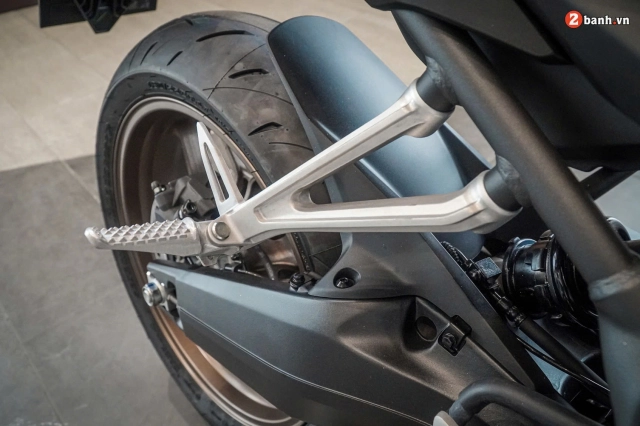 Cận cảnh honda cb650r 2024 e-clutch tại việt nam nổi bật nhất với hệ thống ly hợp điện tử e-clutch