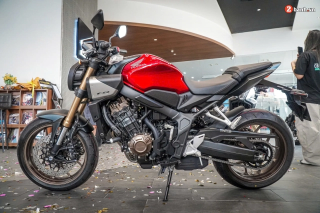 Cận cảnh honda cb650r 2024 e-clutch tại việt nam nổi bật nhất với hệ thống ly hợp điện tử e-clutch