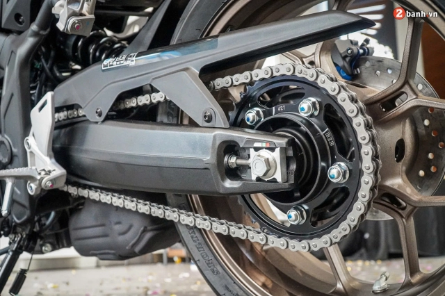 Cận cảnh honda cb650r 2024 e-clutch tại việt nam nổi bật nhất với hệ thống ly hợp điện tử e-clutch