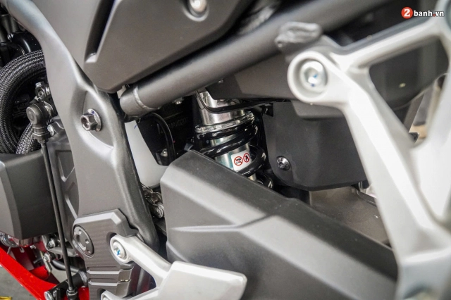 Cận cảnh honda cbr500r 2024 tại đại lý có thiết kế thể thao ăn đứt đàn anh