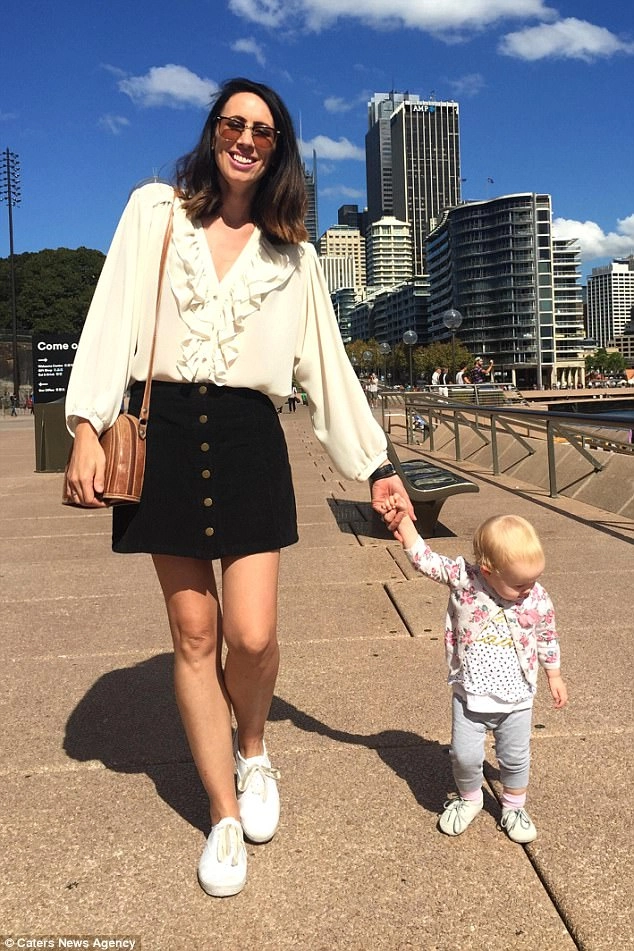 Chỉ mua quần áo dưới 100 nghìn bà mẹ trẻ này có 5 tỷ để đi du lịch