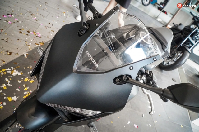Chi tiết cbr650r 2024 vừa lên kệ với công nghệ mới e-clutch giúp chạy xe mô tô như xe số