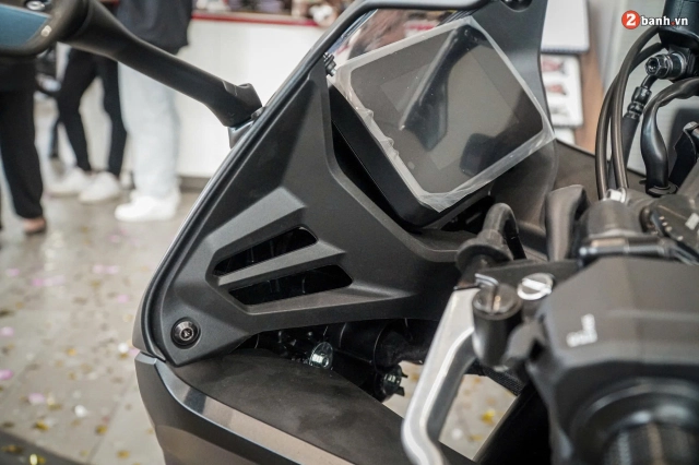 Chi tiết cbr650r 2024 vừa lên kệ với công nghệ mới e-clutch giúp chạy xe mô tô như xe số