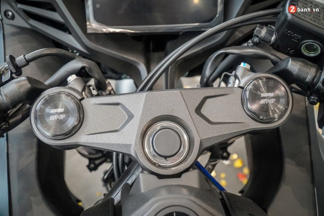 Chi tiết cbr650r 2024 vừa lên kệ với công nghệ mới e-clutch giúp chạy xe mô tô như xe số