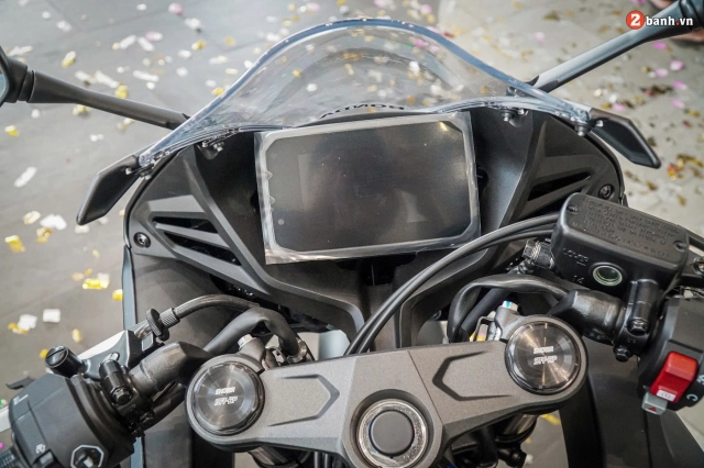 Chi tiết cbr650r 2024 vừa lên kệ với công nghệ mới e-clutch giúp chạy xe mô tô như xe số