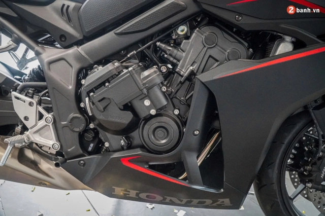 Chi tiết cbr650r 2024 vừa lên kệ với công nghệ mới e-clutch giúp chạy xe mô tô như xe số