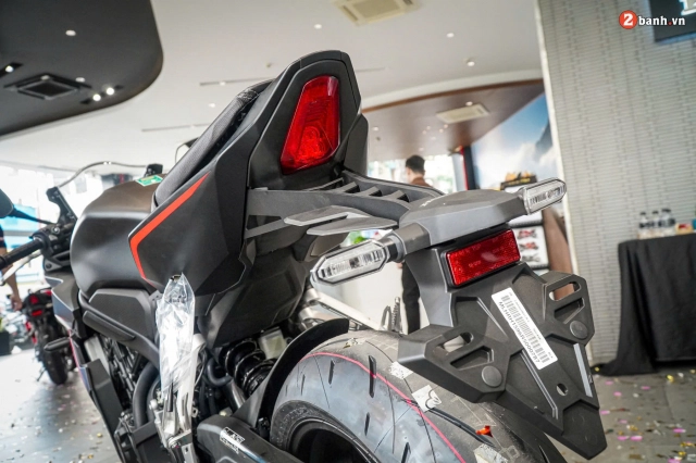 Chi tiết cbr650r 2024 vừa lên kệ với công nghệ mới e-clutch giúp chạy xe mô tô như xe số