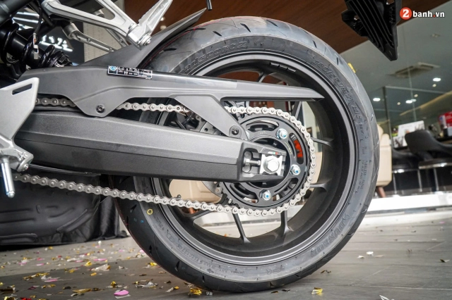 Chi tiết cbr650r 2024 vừa lên kệ với công nghệ mới e-clutch giúp chạy xe mô tô như xe số