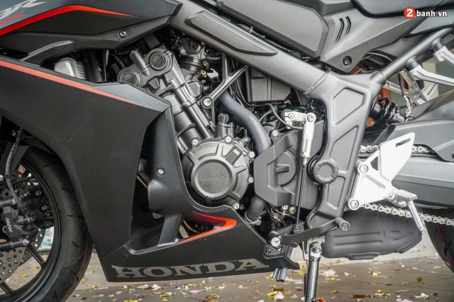 Chi tiết cbr650r 2024 vừa lên kệ với công nghệ mới e-clutch giúp chạy xe mô tô như xe số