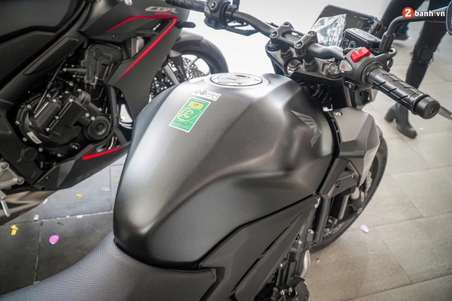 Chi tiết honda cb500 hornet mới tại showroom được cải tiến cả về thiết kế và trang bị