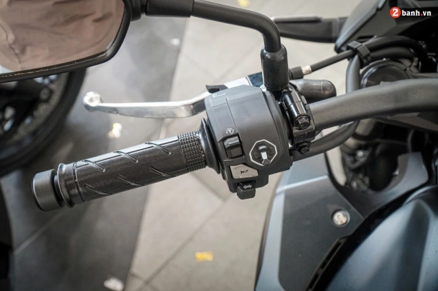 Chi tiết honda cb500 hornet mới tại showroom được cải tiến cả về thiết kế và trang bị