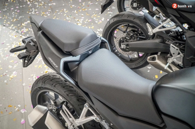 Chi tiết honda cb500 hornet mới tại showroom được cải tiến cả về thiết kế và trang bị