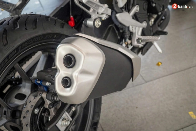 Chi tiết honda cb500 hornet mới tại showroom được cải tiến cả về thiết kế và trang bị