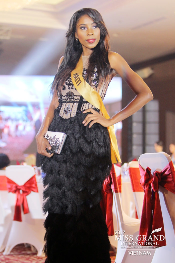 Chuyện như cổ tích hoa hậu nghèo haiti không có váy áo đi thi miss grand international 2017