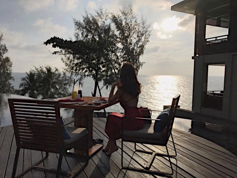 Cuộc sống phủ đầy hàng hiệu cực xa hoa ít ai biết của tân hoa hậu đại dương