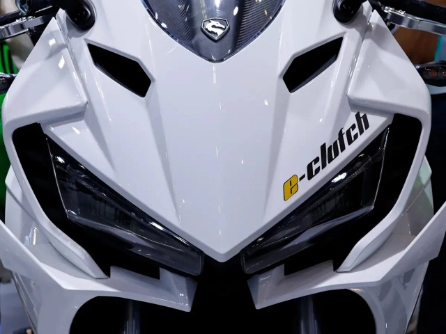 Cyclone rc401 trang bị hệ thống như e-clutch của honda nhưng giá chỉ ngang ngửa sh125i