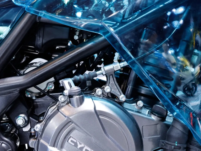 Cyclone rc401 trang bị hệ thống như e-clutch của honda nhưng giá chỉ ngang ngửa sh125i