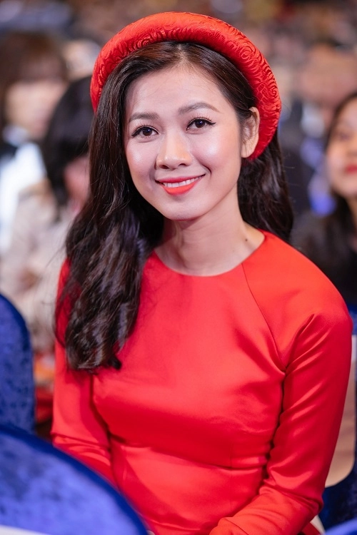 Diện áo dài truyền thống tứ đại mỹ nhân cô ba sài gòn nổi nhất thảm đỏ lhp busan