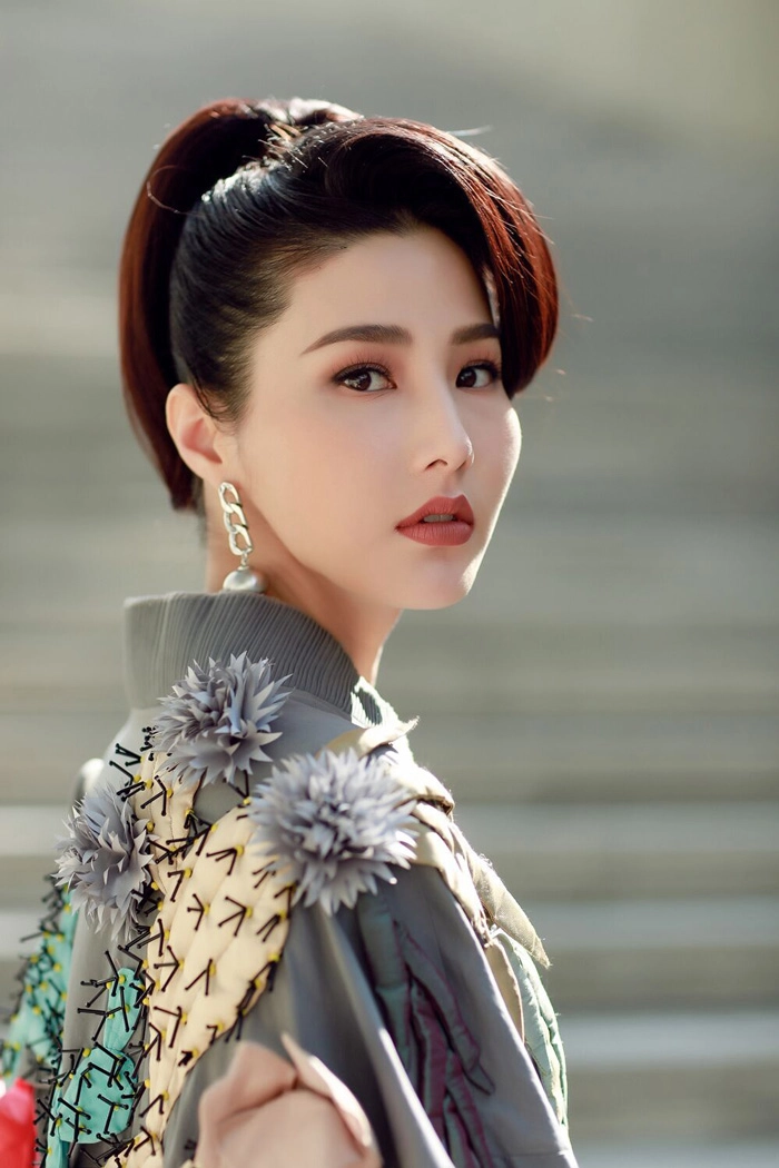 Diện đồ việt nam diễm my 9x vẫn khiến hàng triệu trái tim tại seoul fashion week rung động