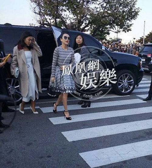 Diện váy 6 triệu đồng chương tử di tỏa sáng không thua kém ai tại đám cưới song - song