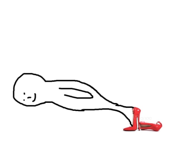 Đôi giày bị dân mạng chế giễu vì chiều cao không tưởng chẳng biết xỏ chân vào kiểu gì