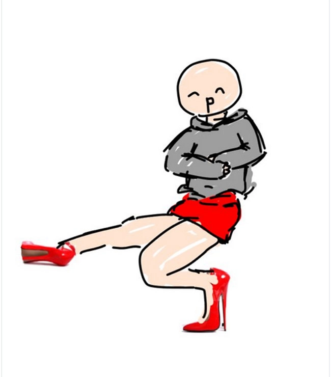 Đôi giày bị dân mạng chế giễu vì chiều cao không tưởng chẳng biết xỏ chân vào kiểu gì