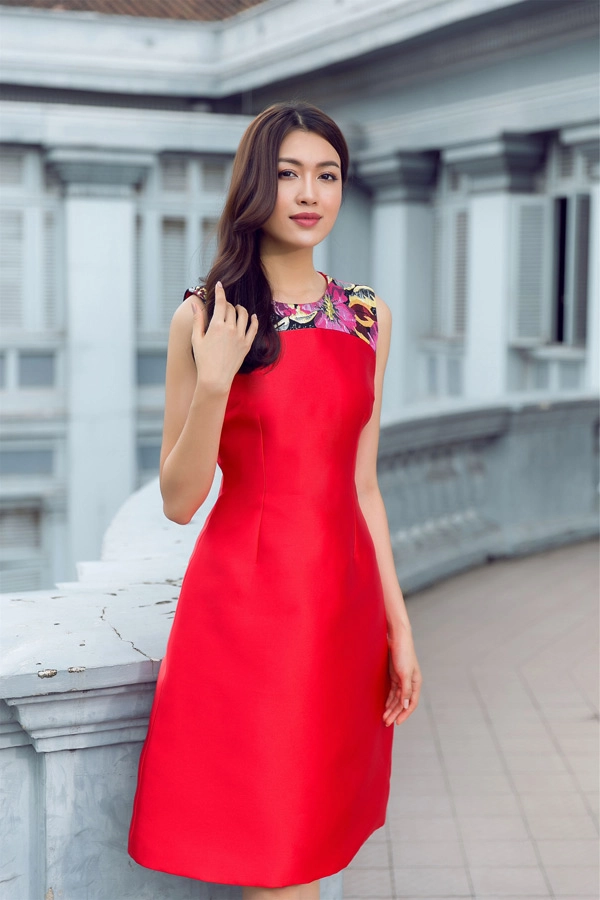 Đón thu rực rỡ với loạt váy đẹp miễn chê của á hậu lệ hằng