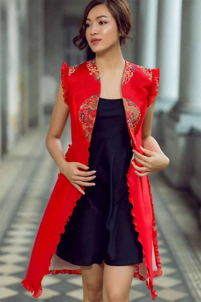 Đón thu rực rỡ với loạt váy đẹp miễn chê của á hậu lệ hằng