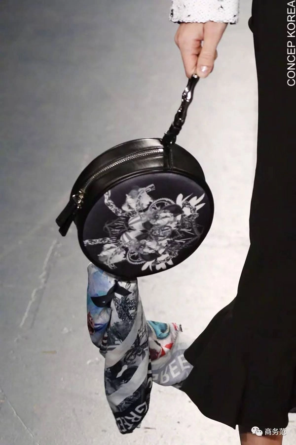 Đừng khinh những món đồ cổ lỗ này vì nó đang khiến các chị em điên đảo trở lại