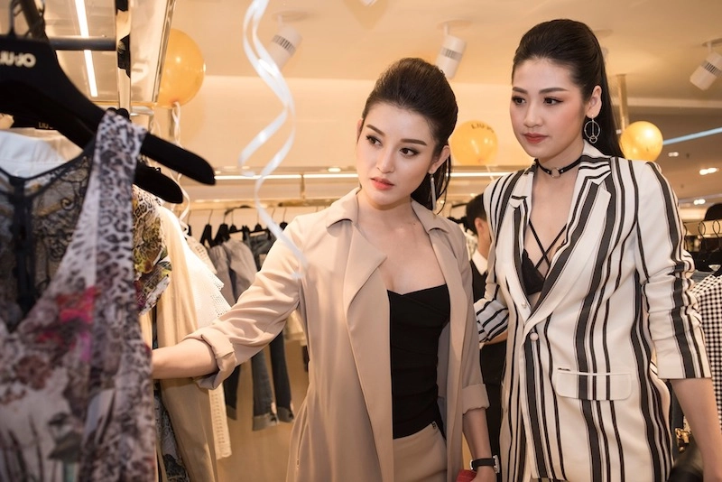 Dương tú anh nói ông trời có mắt ám chỉ việc huyền my trượt hoa hậu