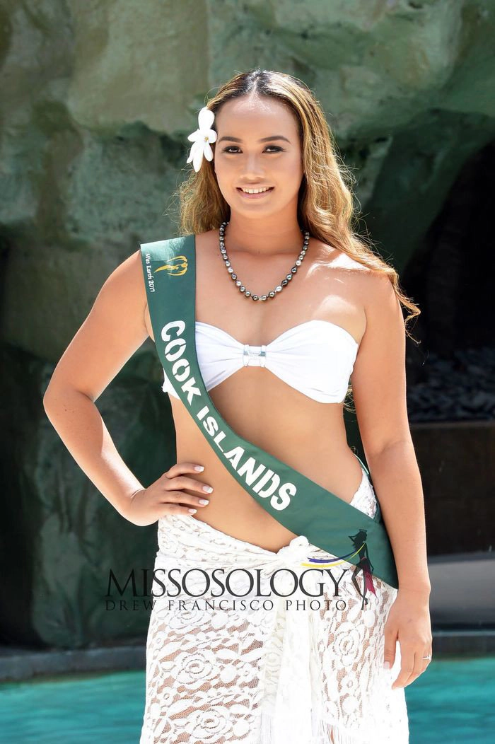 Hà thu khoe body bốc lửa bên các đối thủ bụng ngấn mỡ tại hoa hậu trái đất