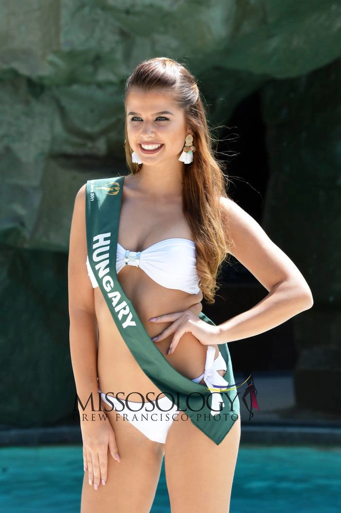 Hà thu khoe body bốc lửa bên các đối thủ bụng ngấn mỡ tại hoa hậu trái đất