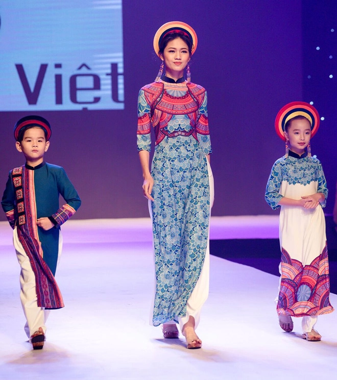 Hh mỹ linh toả sáng khi hoá thiên thần tây bắc trên sàn diễn thời trang