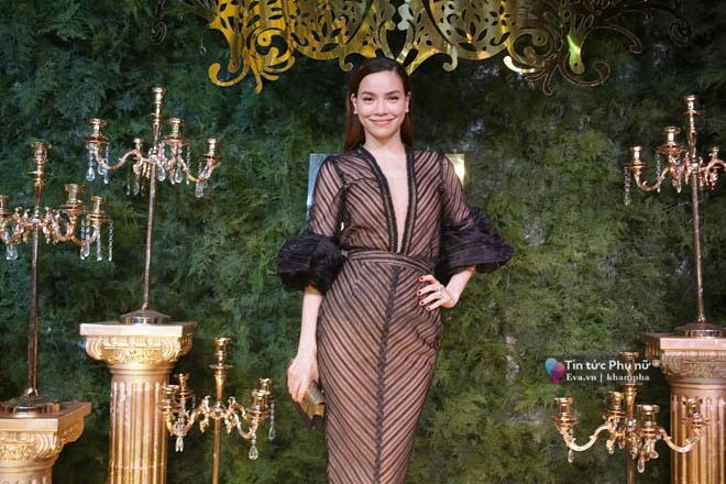 Hồ ngọc hà diện váy xẻ quyến rũ bên cạnh kim lý tại sự kiện