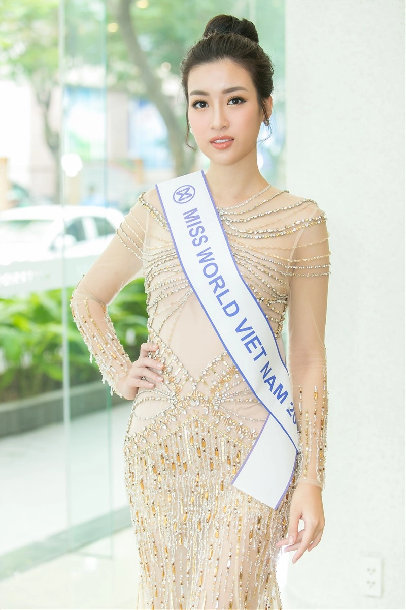 Hoa hậu đỗ mỹ linh bắn tiếng anh như gió trước khi lên đường thi miss world 2017