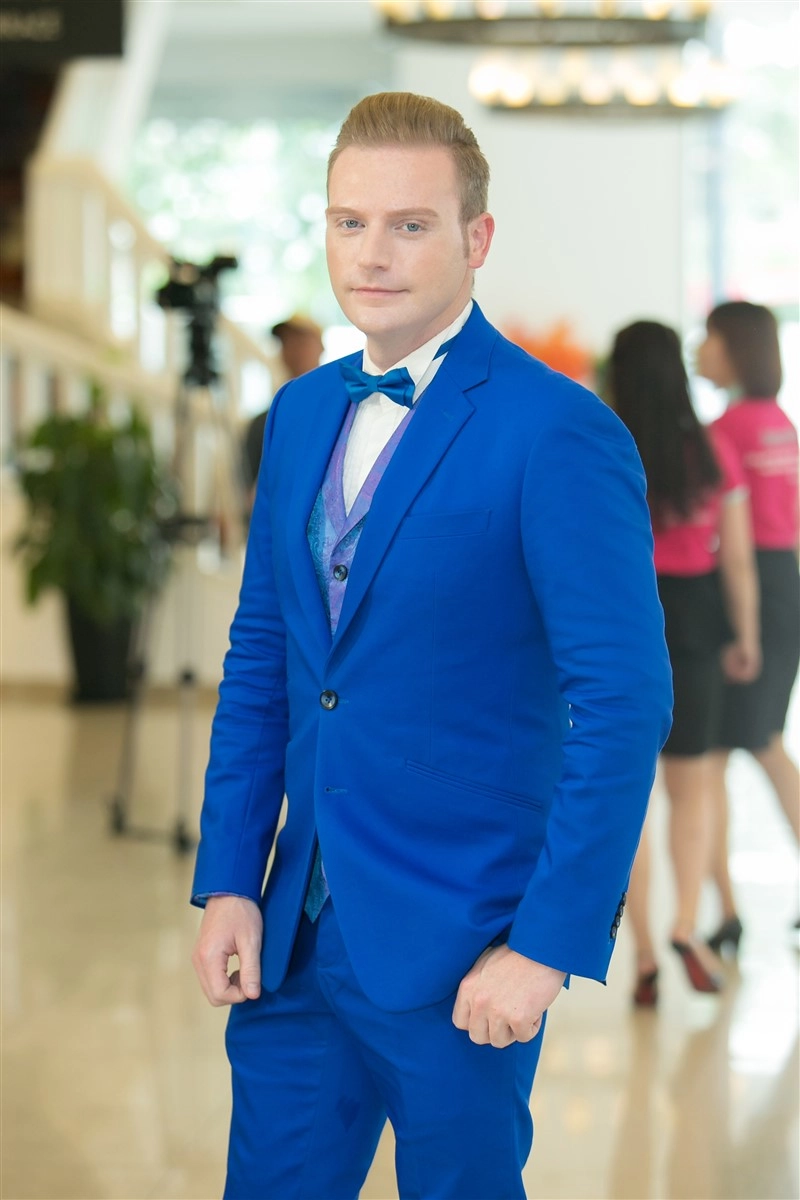 Hoa hậu đỗ mỹ linh bắn tiếng anh như gió trước khi lên đường thi miss world 2017