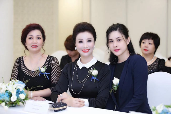 Hoa hậu phụ nữ sắc đẹp phạm anh thư cuốn hút tại hà nội