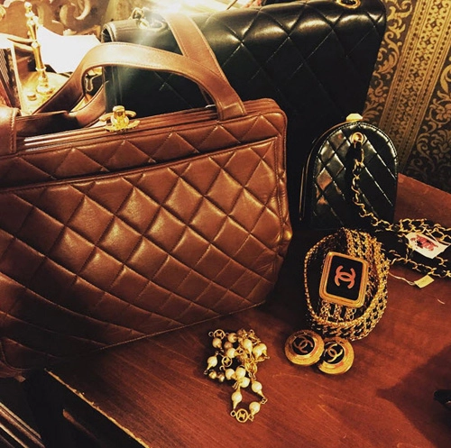 Hóa ra hồ ngọc hà bích phương và chi pu cũng rất say mê đồ hàng thùng