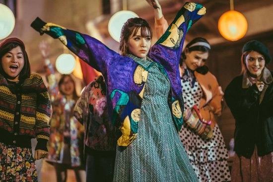 Hóa ra hồ ngọc hà bích phương và chi pu cũng rất say mê đồ hàng thùng