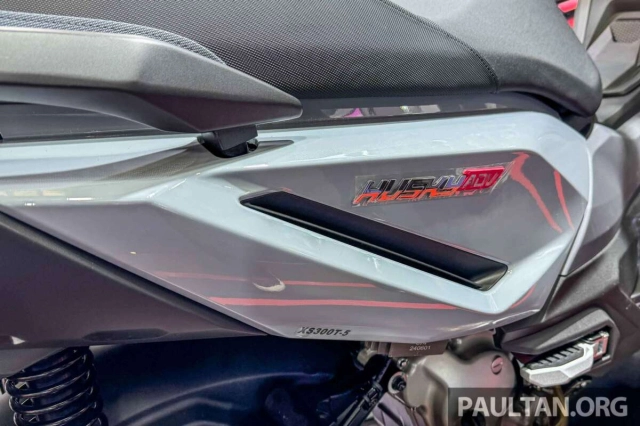 Honda adv 350 đụng phải đối thủ mạnh mới mang tên sym husky adv 300 2025
