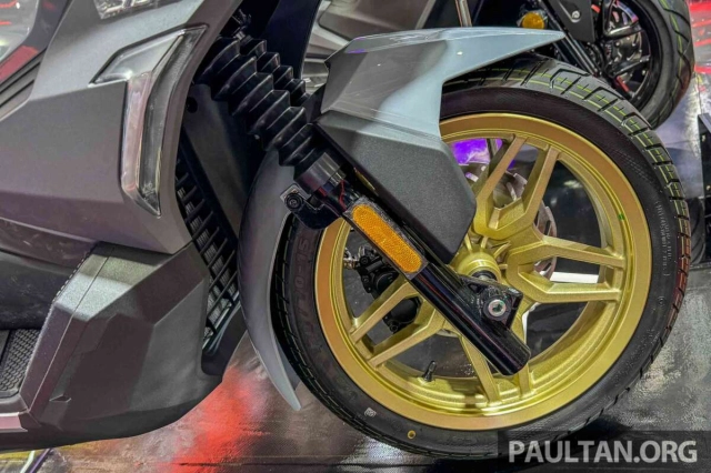 Honda adv 350 đụng phải đối thủ mạnh mới mang tên sym husky adv 300 2025