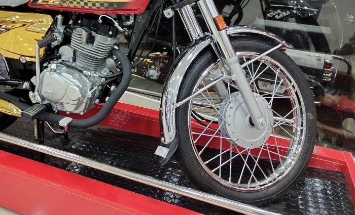 Honda cg125 golden edition với 2 phối màu cực độc giá cực rẻ chỉ 3 chỉ vàng